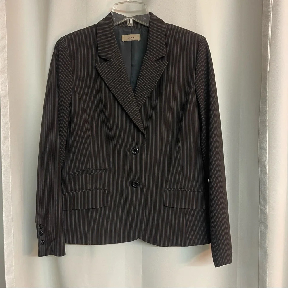 Vintage i.e. women’s business suit (blazer & skirt) sz 10 black/brown pinstripe